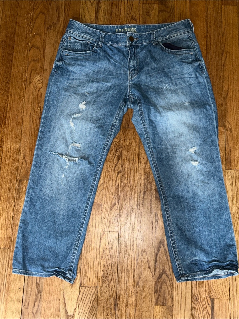 Express Vintage Straight Distressed Cropped Light Blue Jeans size 10